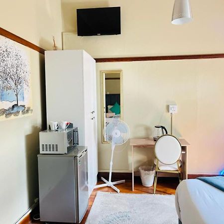 St Eve Lodge & Spa Блумфонтейн Экстерьер фото