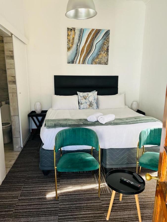 St Eve Lodge & Spa Блумфонтейн Экстерьер фото