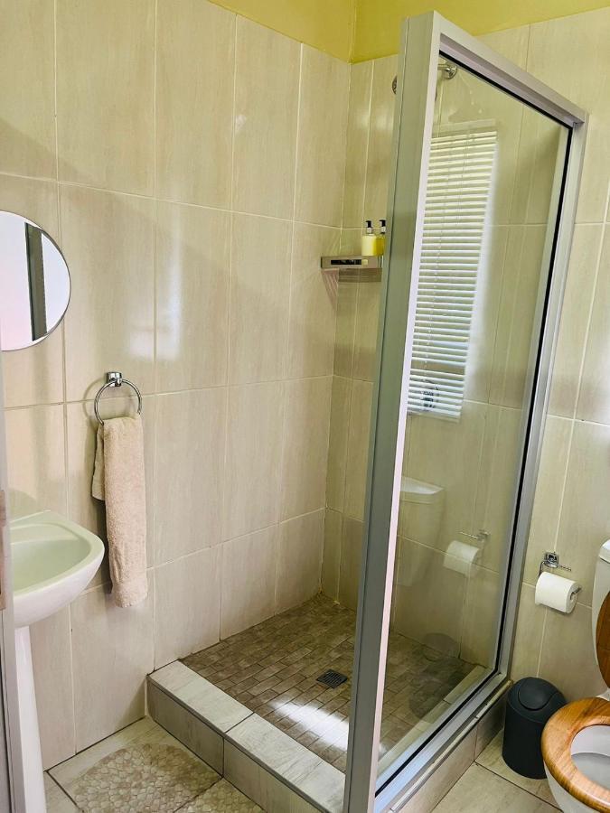 St Eve Lodge & Spa Блумфонтейн Экстерьер фото