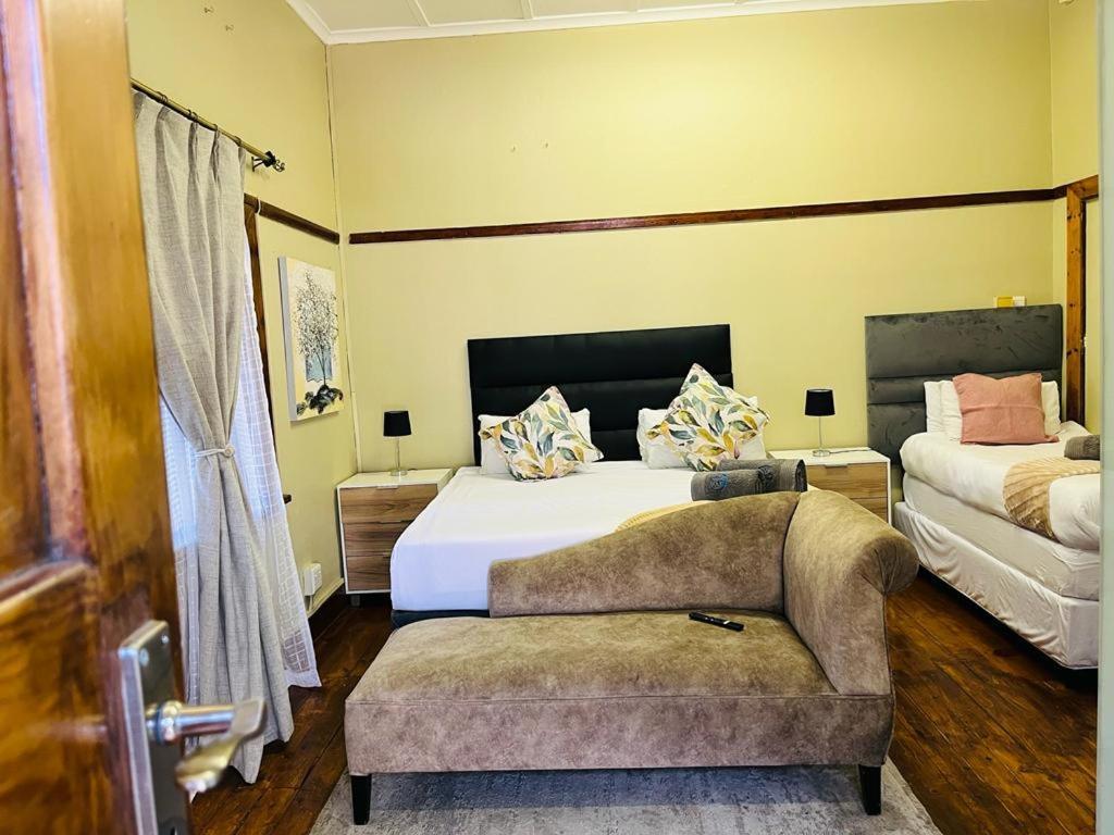 St Eve Lodge & Spa Блумфонтейн Экстерьер фото