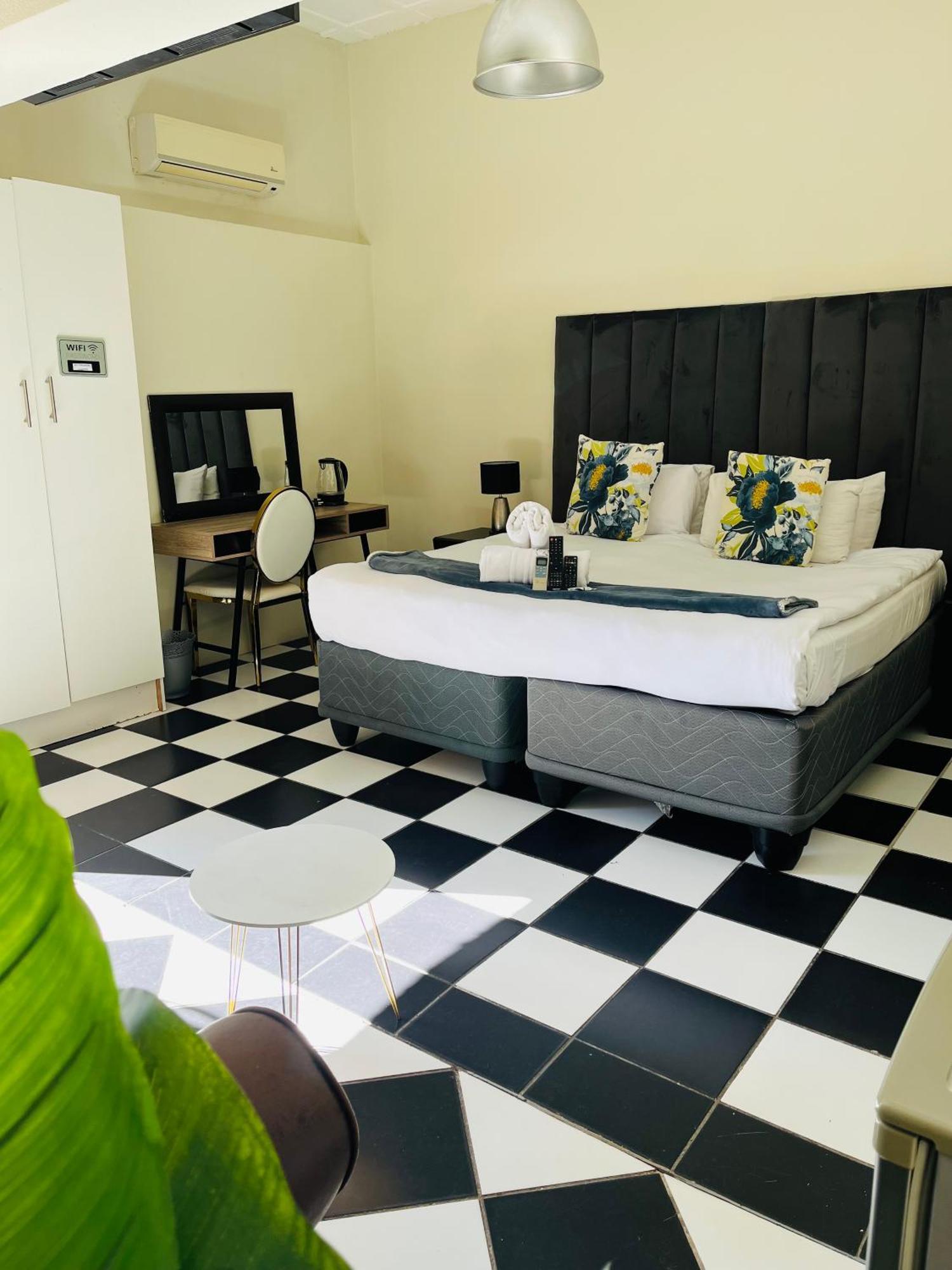 St Eve Lodge & Spa Блумфонтейн Экстерьер фото